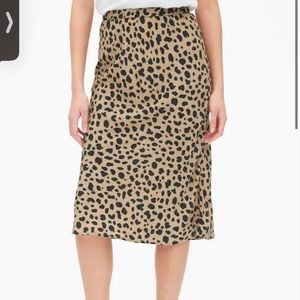 ⭐️GAP⭐️ leopard print midi skirt